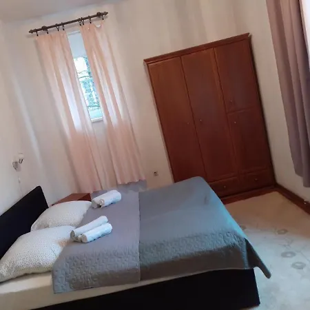 The Green Place Apartment *